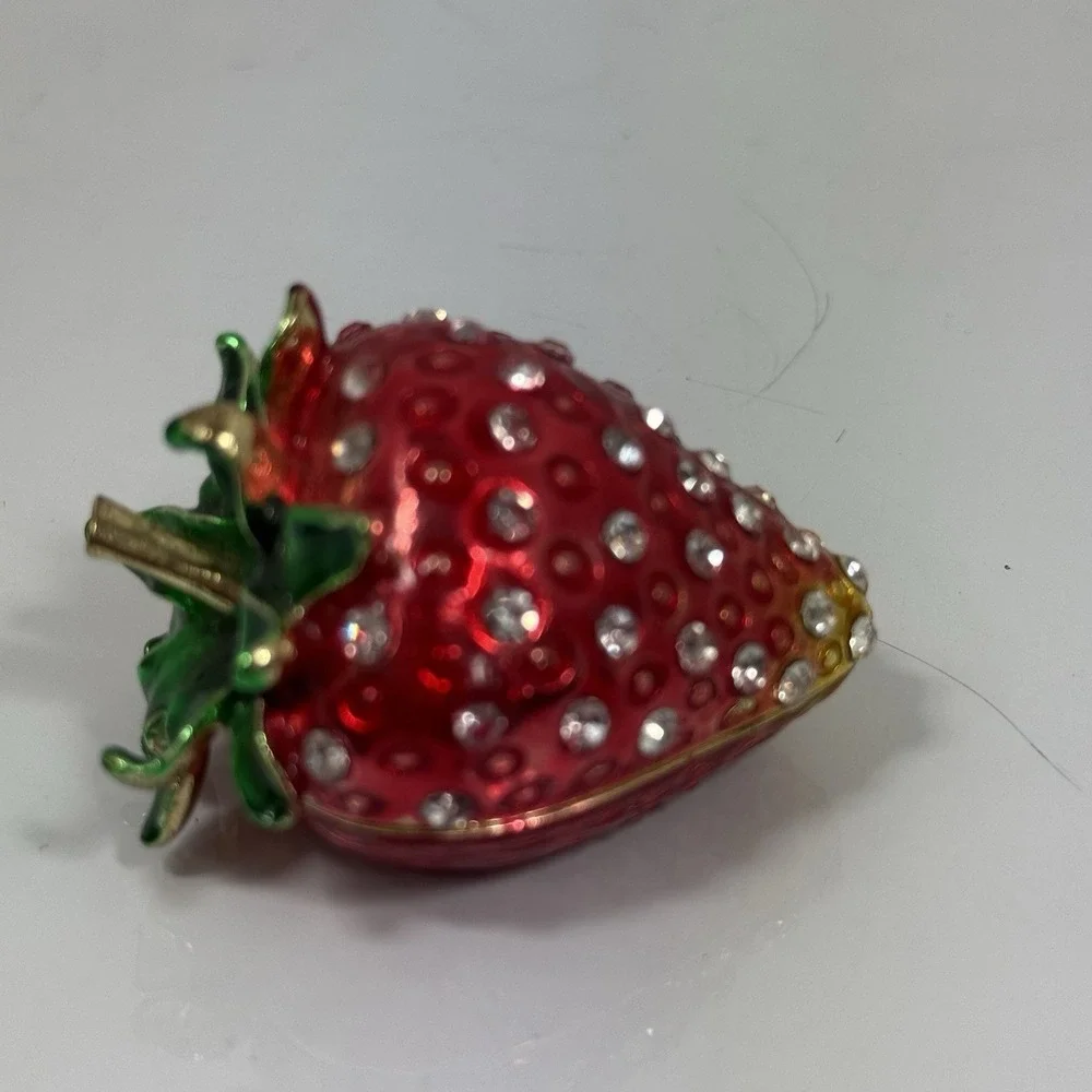 Strawberry Trinket Box Magnet Close Red Bling Enamel Yellow Interior Gold Tone